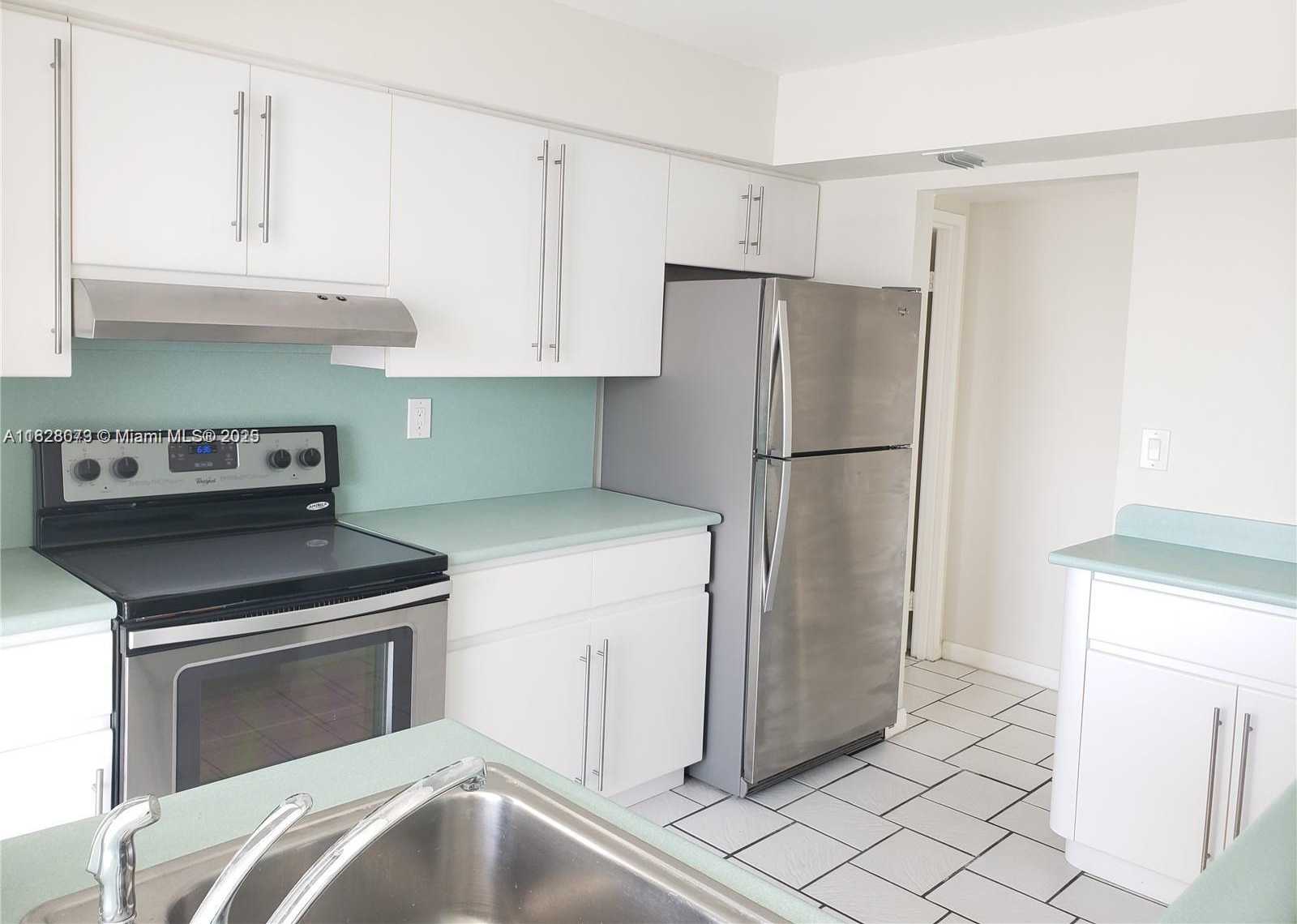 Small Image of 16570 NORTH EAST 26TH AVE #6H, North Miami Beach Number 3