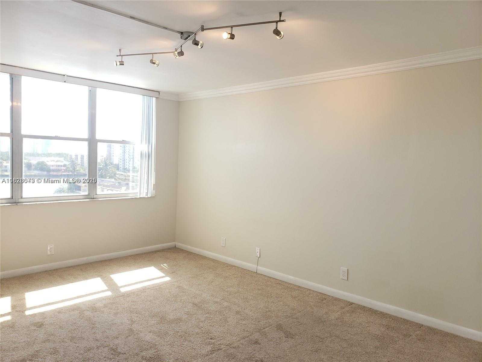 Small Image of 16570 NORTH EAST 26TH AVE #6H, North Miami Beach Number 5
