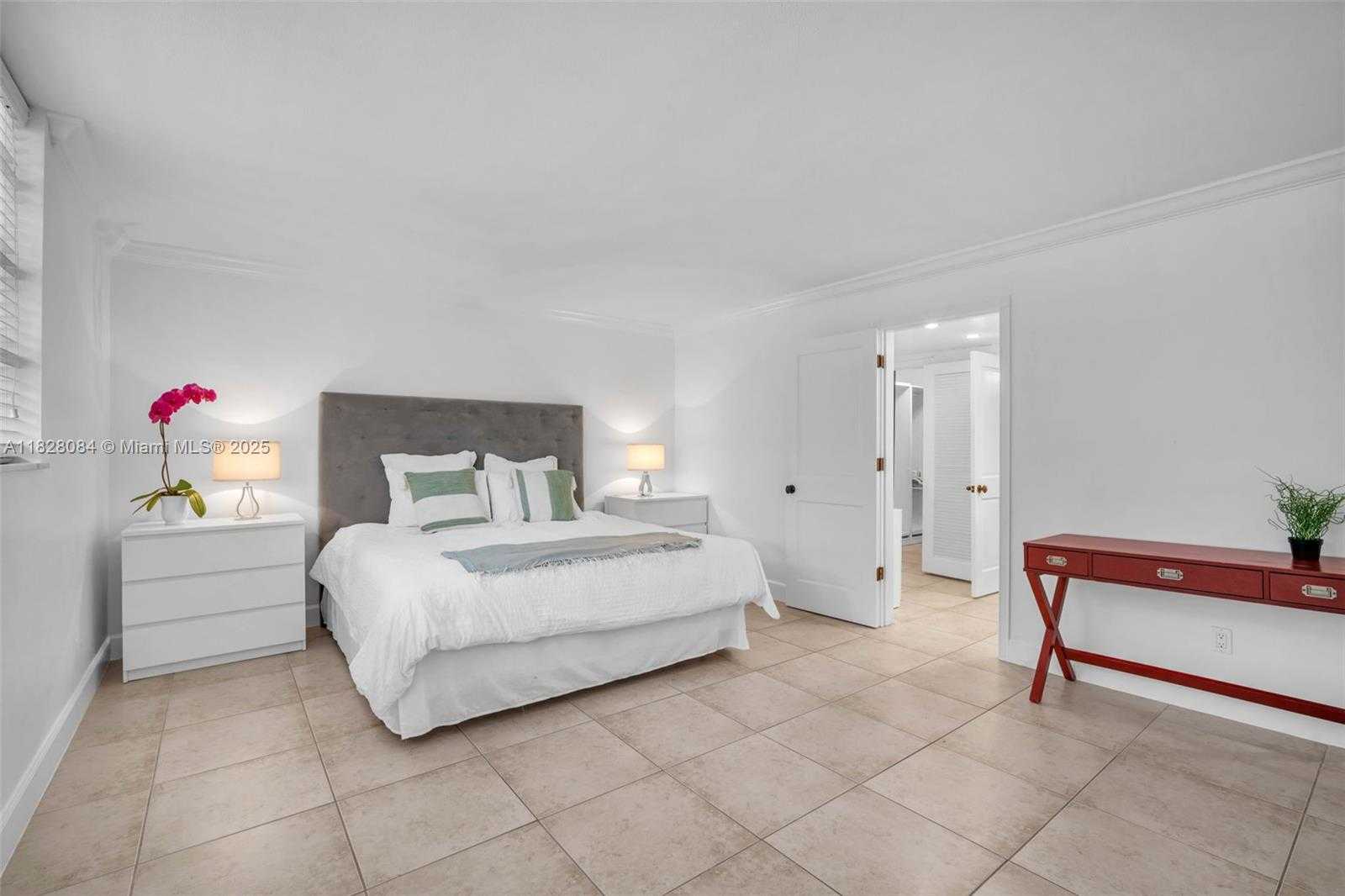 Small Image of 611 OCEAN DR #3E, Key Biscayne Number 11