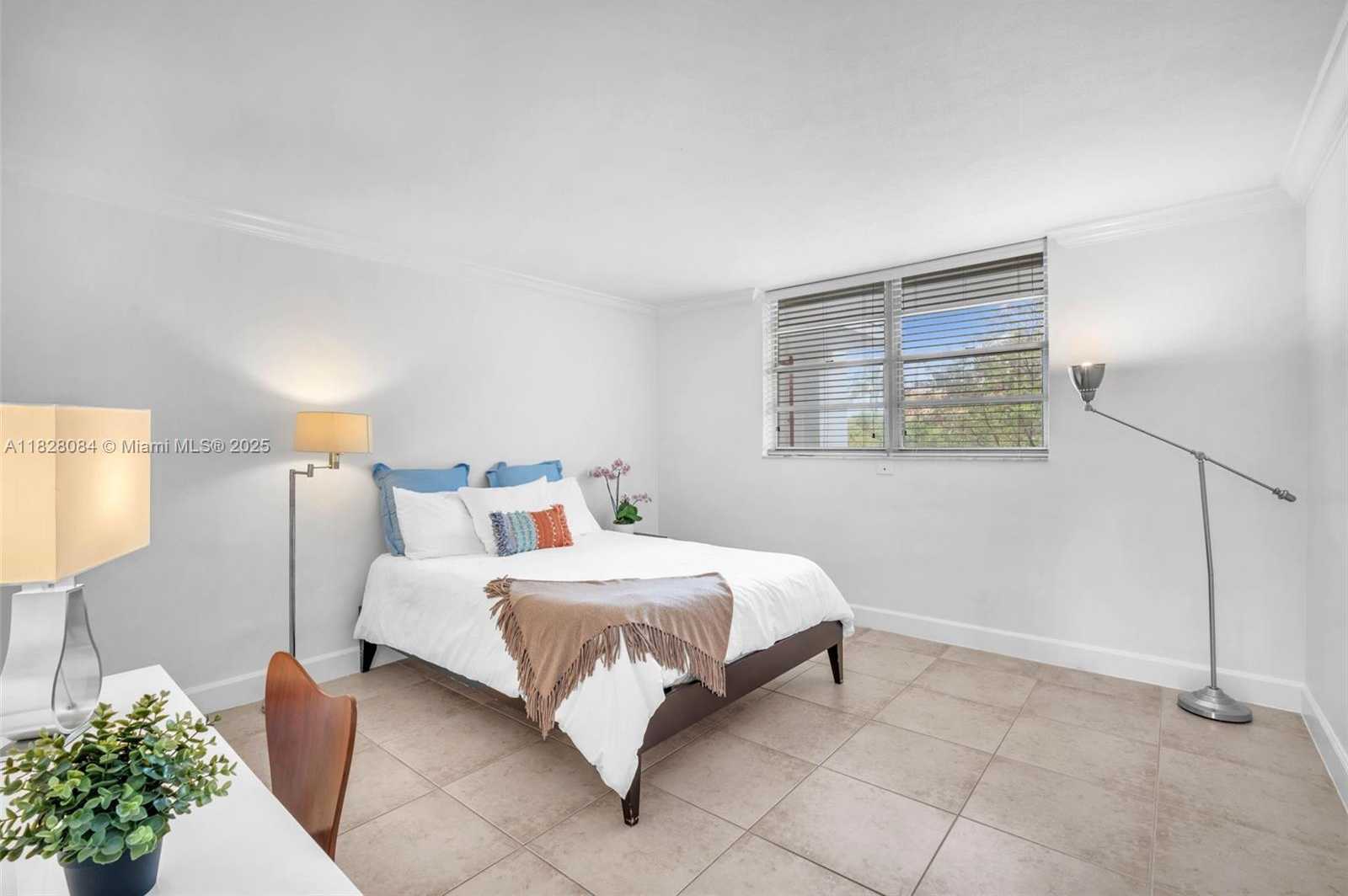 Small Image of 611 OCEAN DR #3E, Key Biscayne Number 15