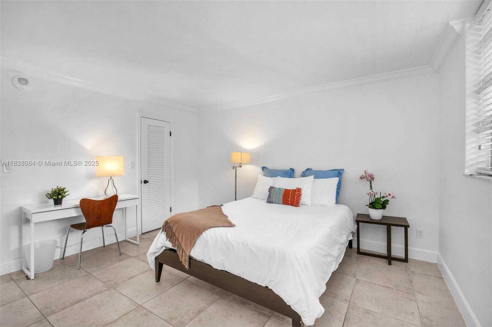 Small Image of 611 OCEAN DR #3E, Key Biscayne Number 16