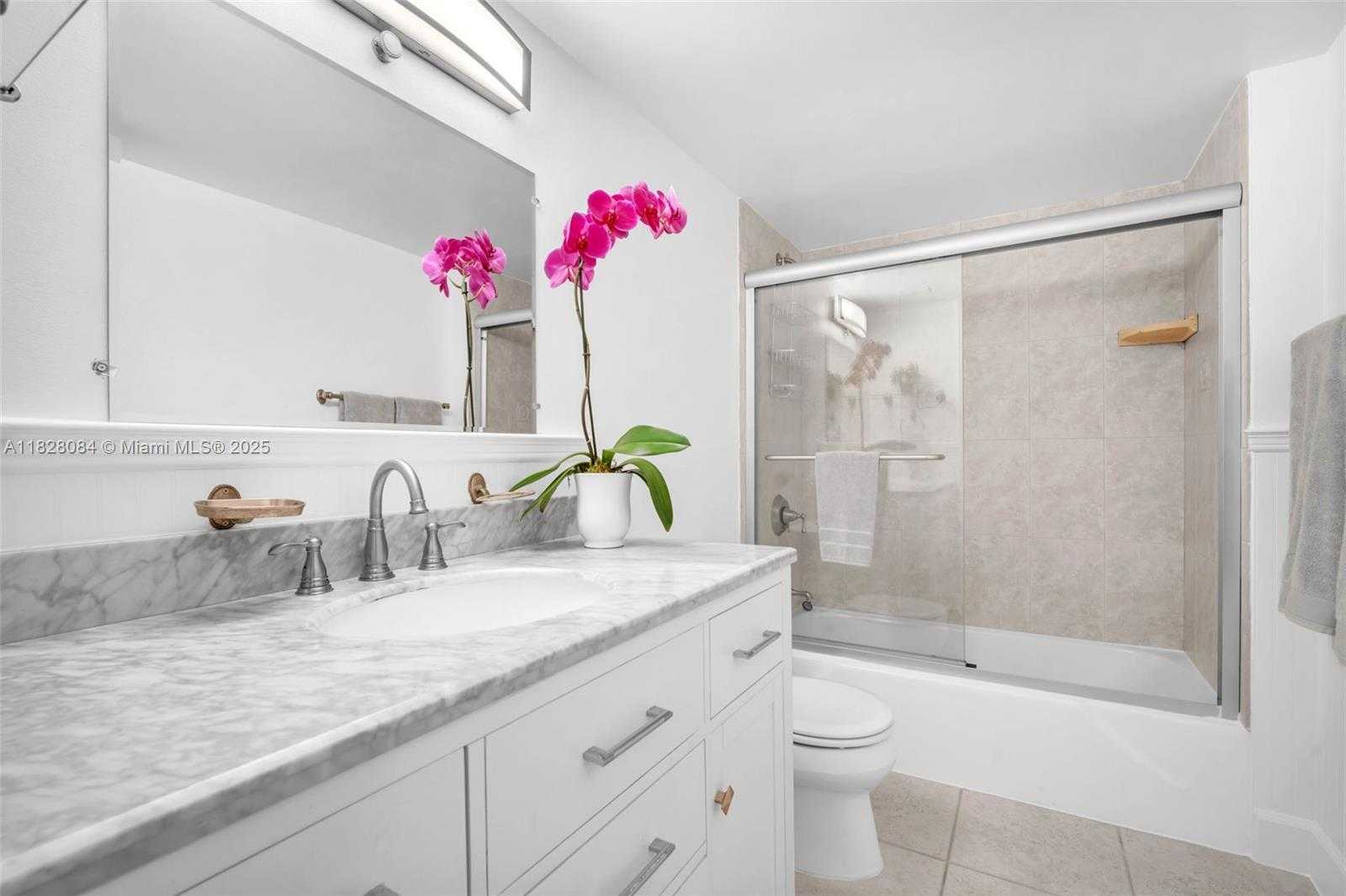 Small Image of 611 OCEAN DR #3E, Key Biscayne Number 17