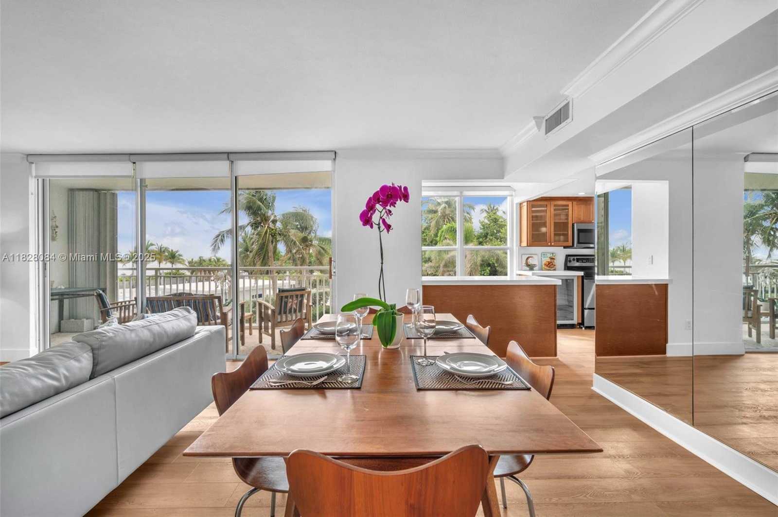 Small Image of 611 OCEAN DR #3E, Key Biscayne Number 2