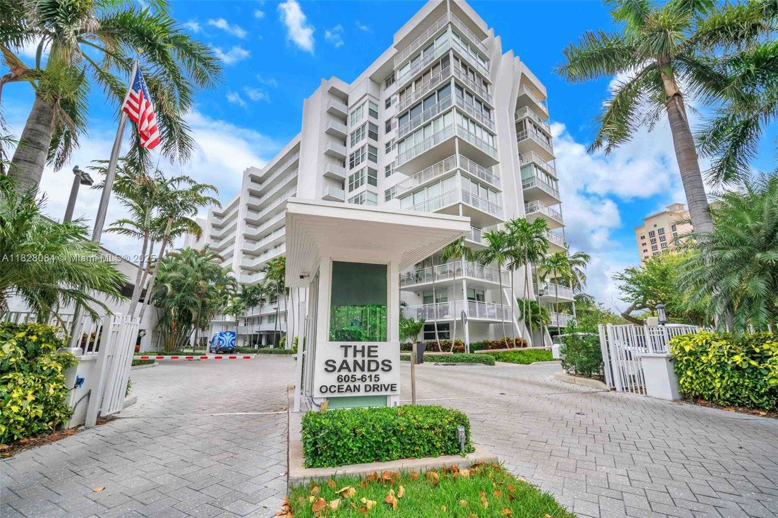 Small Image of 611 OCEAN DR #3E, Key Biscayne Number 30