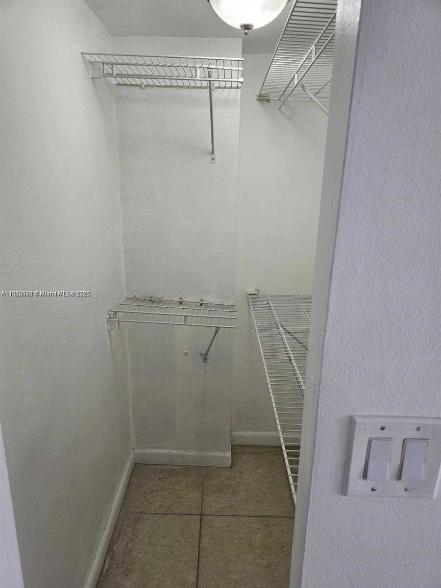 Small Image of 20500 E Country Club Dr, Aventura, FL 33180, USA Number 13