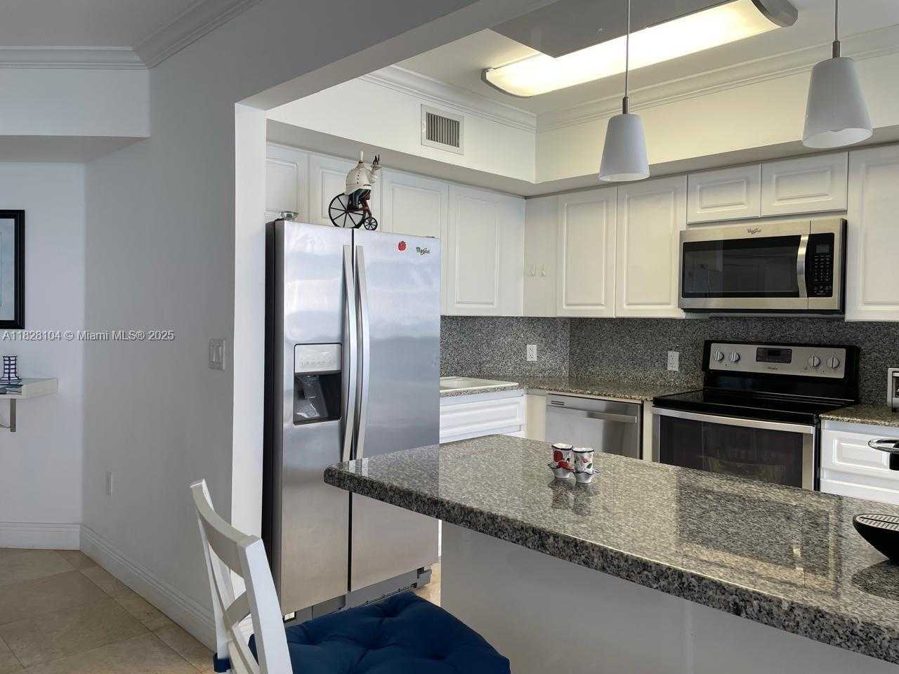 Small Image of 6301 COLLINS AVE #908, Miami Beach Number 2