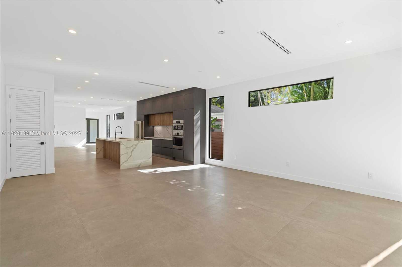 Small Image of 3026 AVIATION AVE #2, Miami Number 10