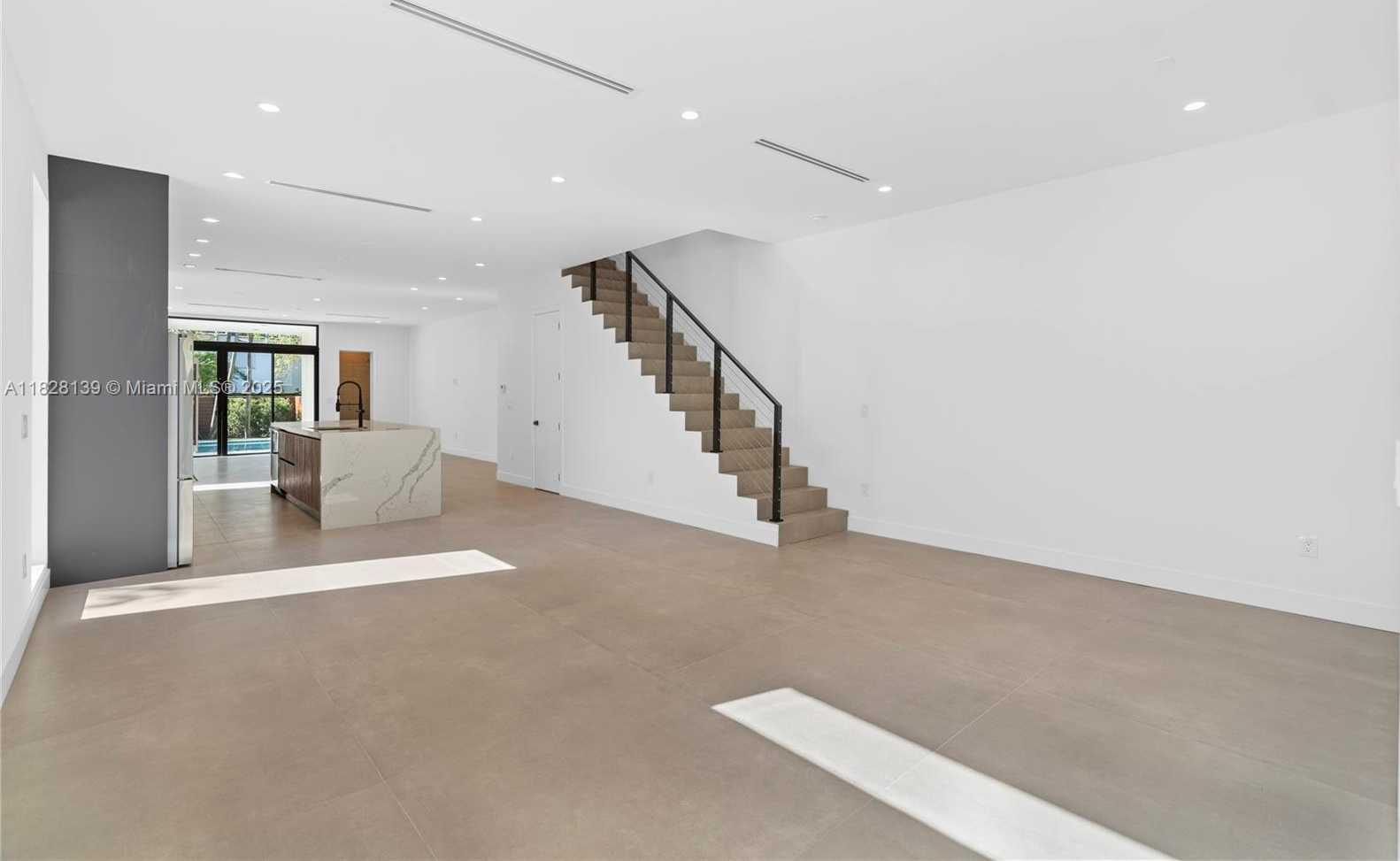 Small Image of 3026 AVIATION AVE #2, Miami Number 4