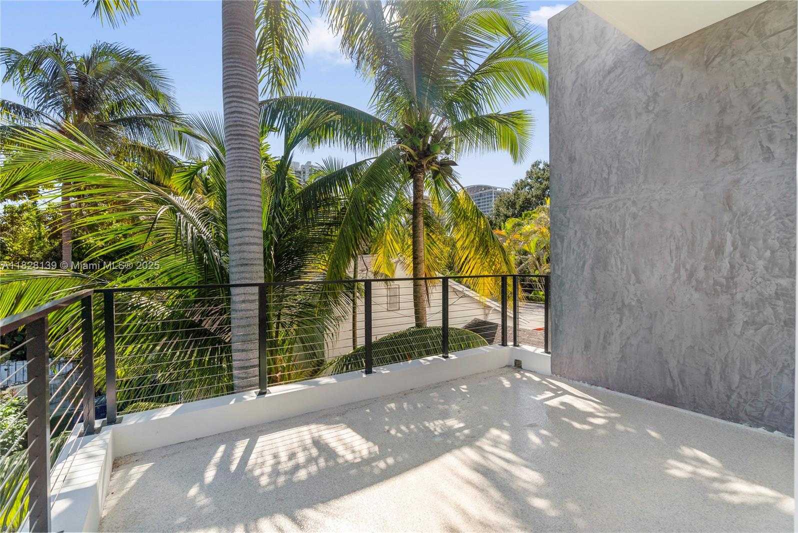 Small Image of 3026 AVIATION AVE #2, Miami Number 43