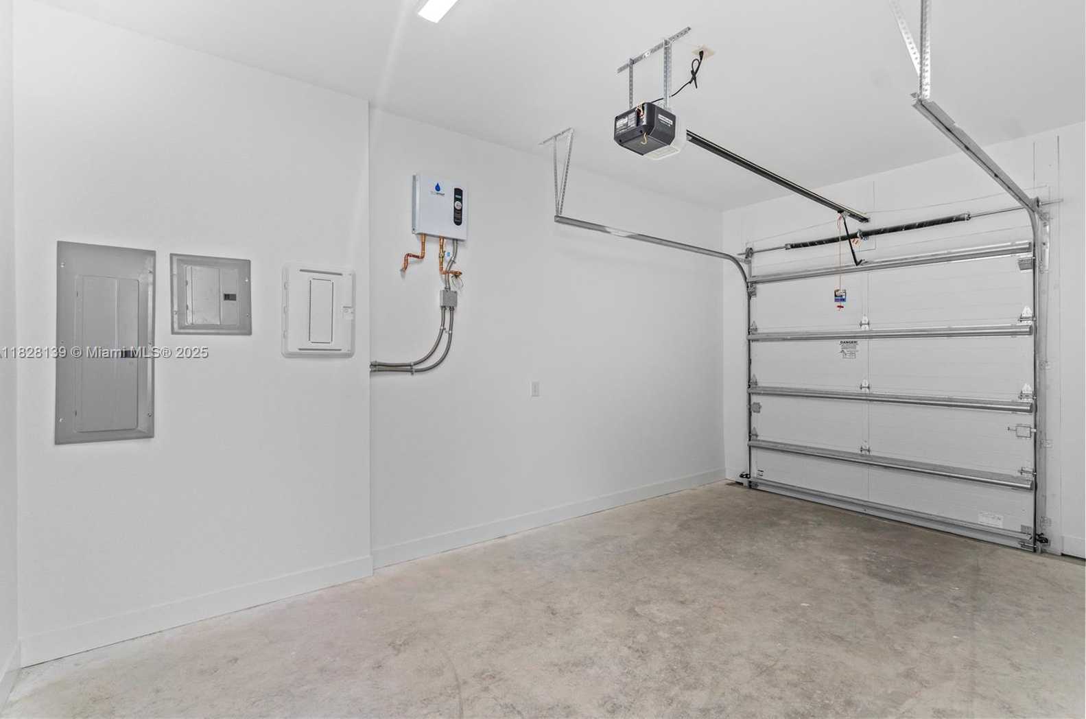 Small Image of 3026 AVIATION AVE #2, Miami Number 45