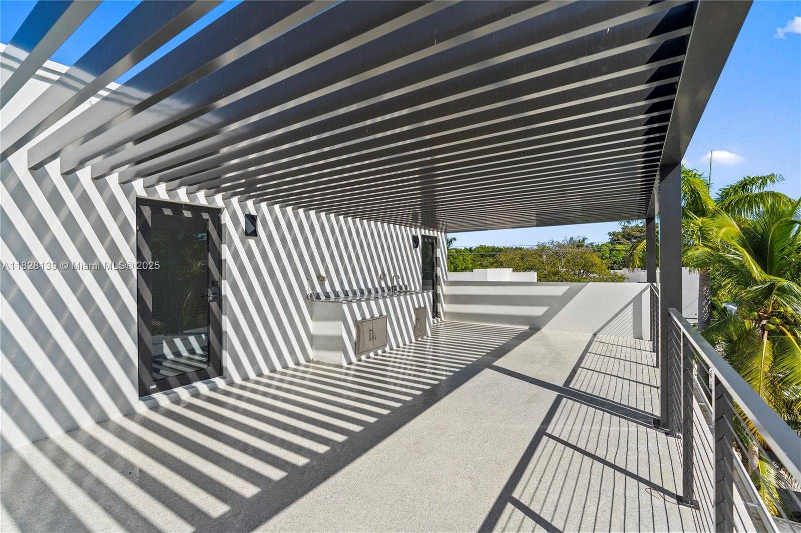 Small Image of 3026 AVIATION AVE #2, Miami Number 53