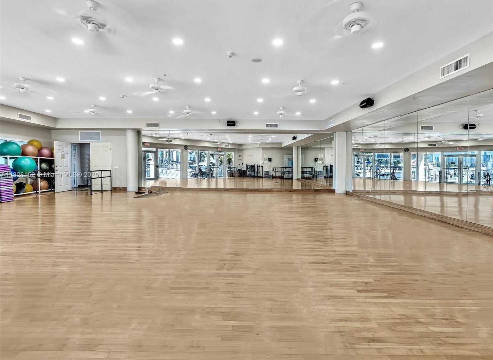 Small Image of 3340 NORTH EAST 190TH ST #1007, Aventura Number 81