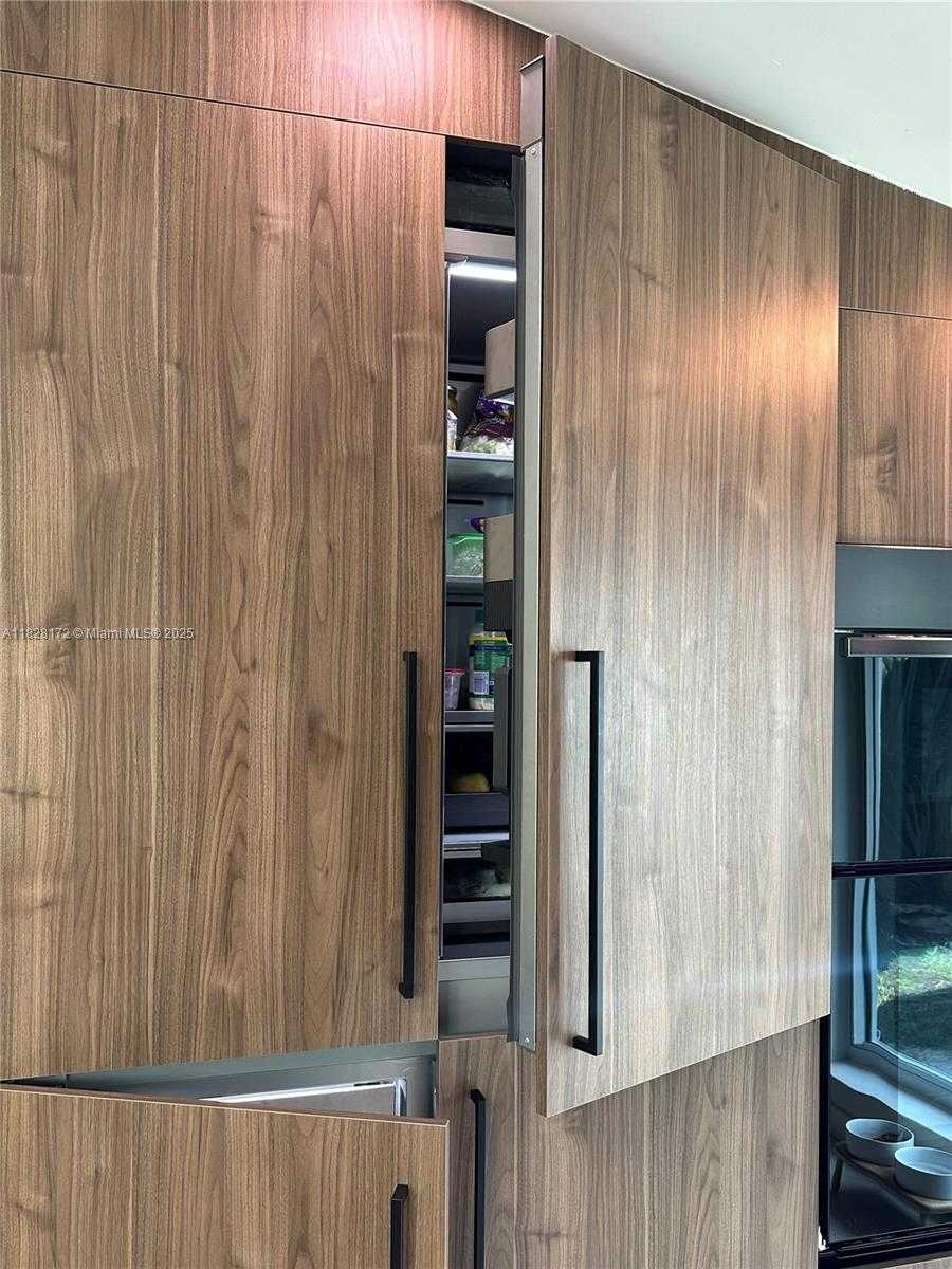 Small Image of 4515 ALTON RD, Miami Beach Number 15