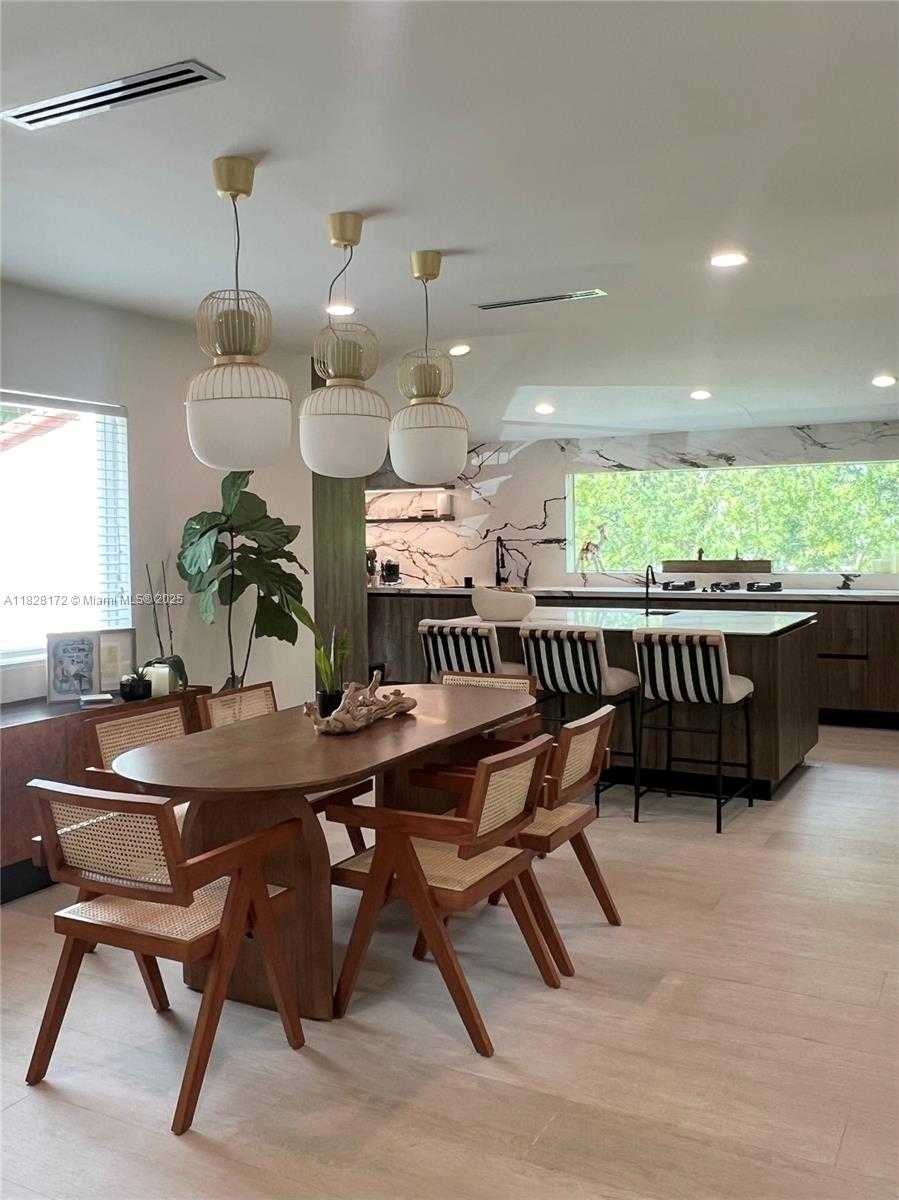 Small Image of 4515 ALTON RD, Miami Beach Number 18
