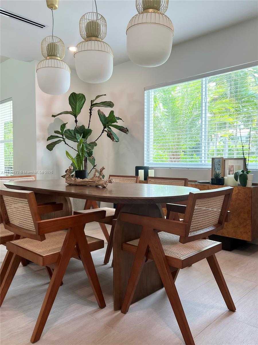 Small Image of 4515 ALTON RD, Miami Beach Number 19