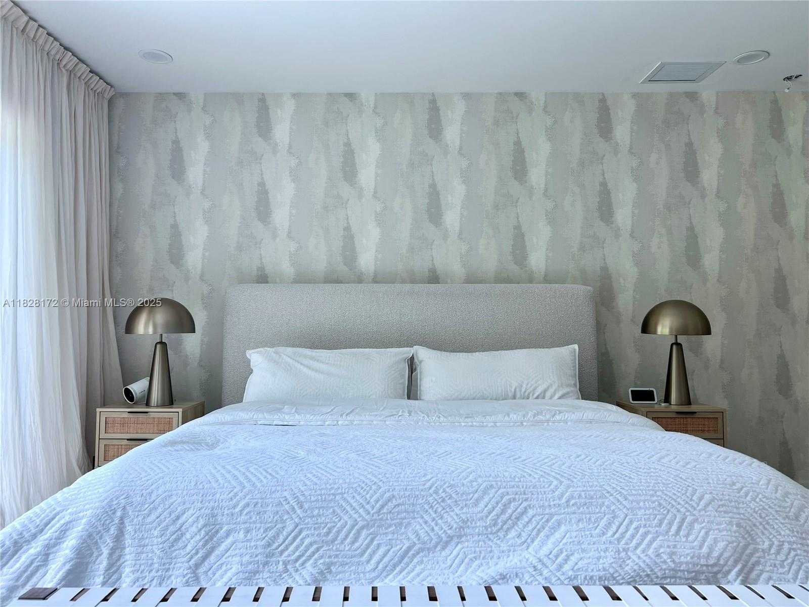 Small Image of 4515 ALTON RD, Miami Beach Number 24