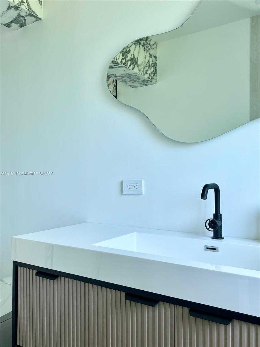 Small Image of 4515 ALTON RD, Miami Beach Number 27