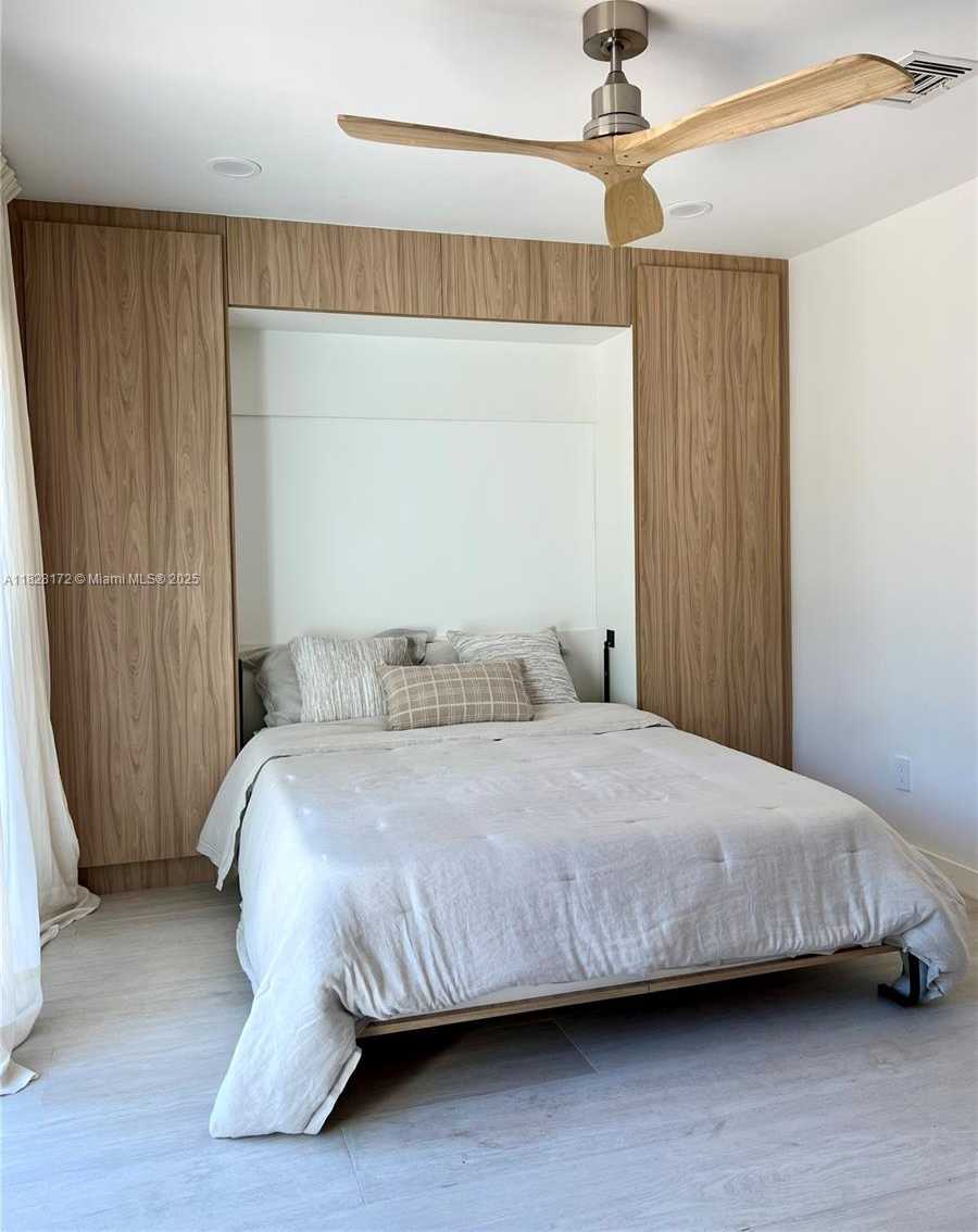 Small Image of 4515 ALTON RD, Miami Beach Number 31