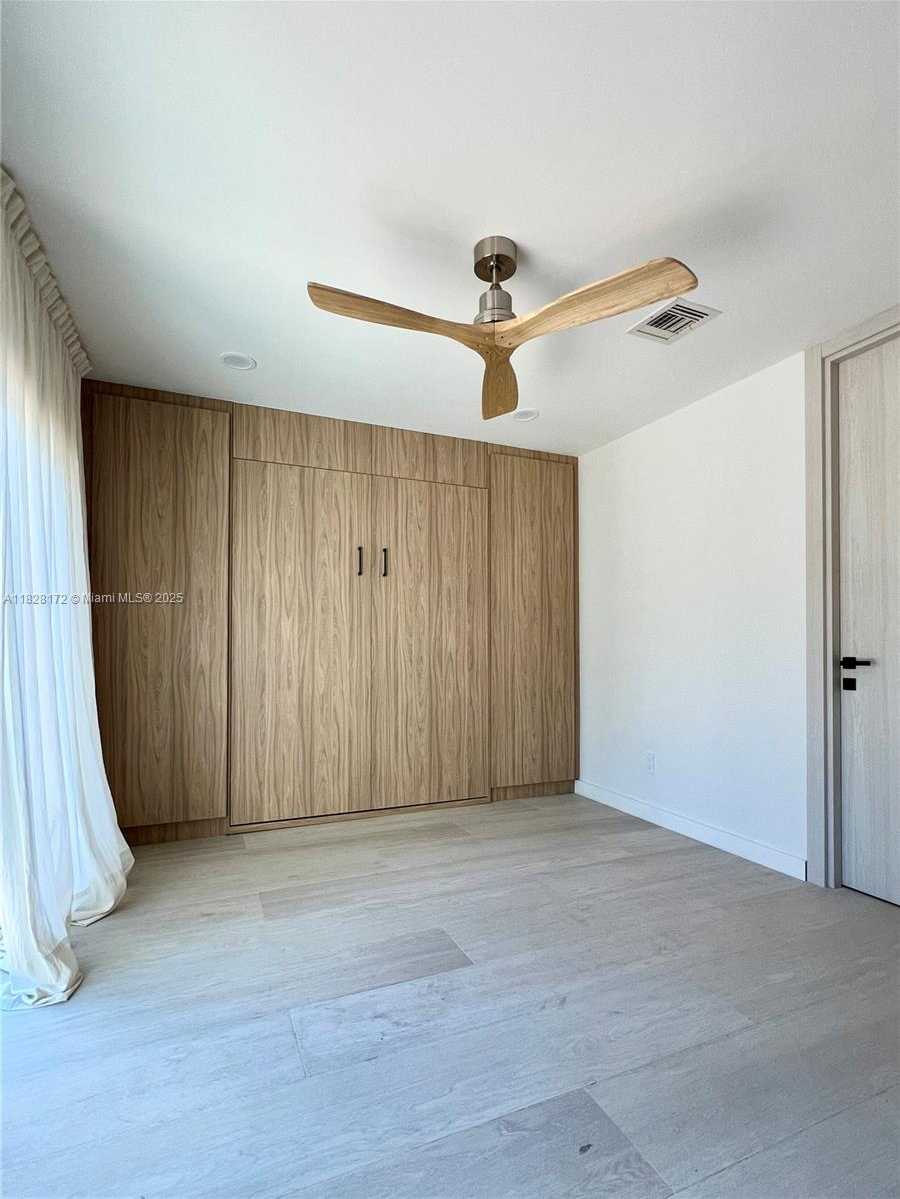 Small Image of 4515 ALTON RD, Miami Beach Number 32