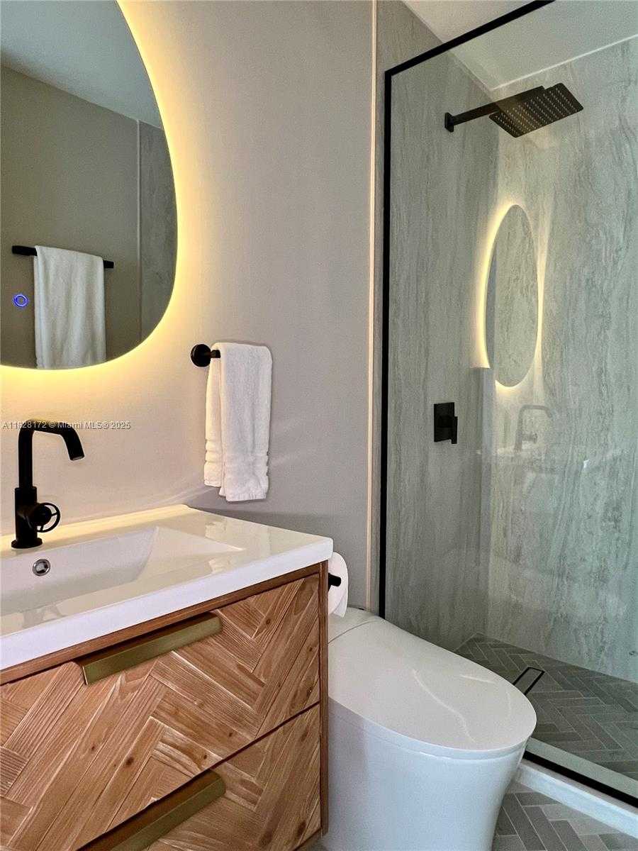 Small Image of 4515 ALTON RD, Miami Beach Number 33