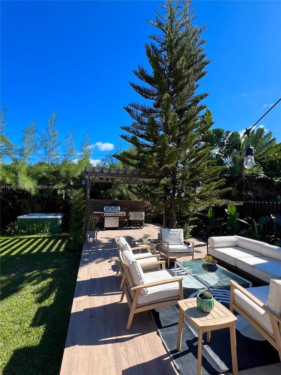 Small Image of 4515 ALTON RD, Miami Beach Number 5