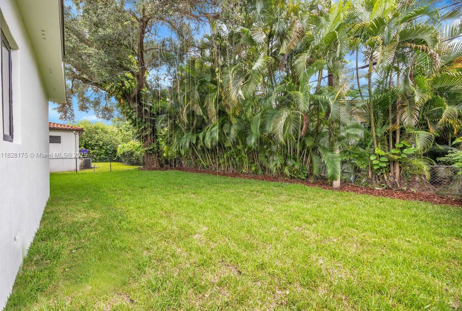 Small Image of 305 FLUVIA AVE, Coral Gables Number 21