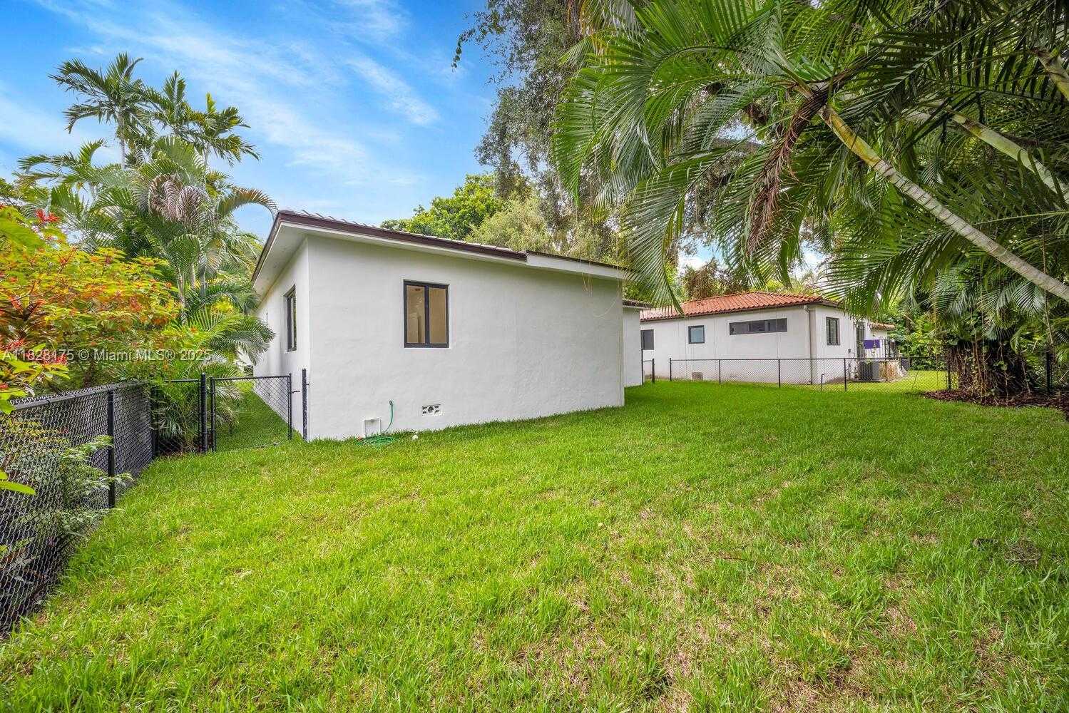 Small Image of 305 FLUVIA AVE, Coral Gables Number 22