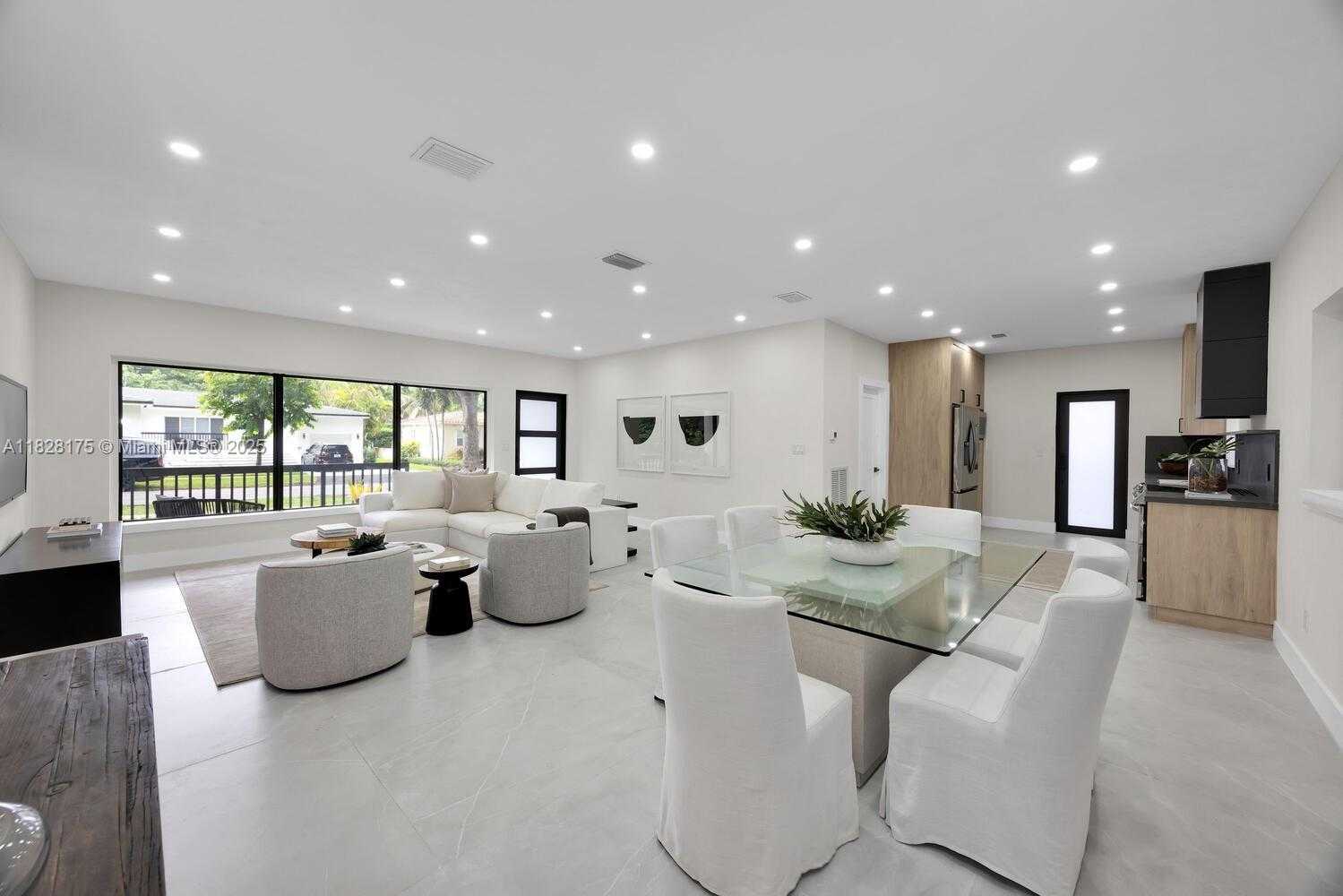 Small Image of 305 FLUVIA AVE, Coral Gables Number 7
