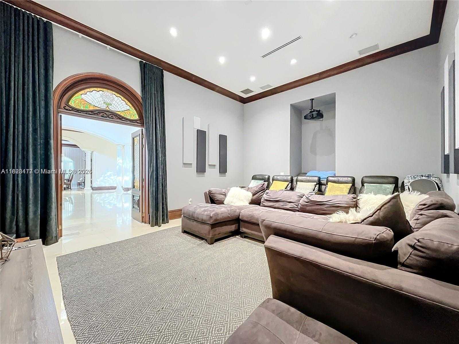 Small Image of 6710 SOUTH WEST 92ND ST, Pinecrest Number 28
