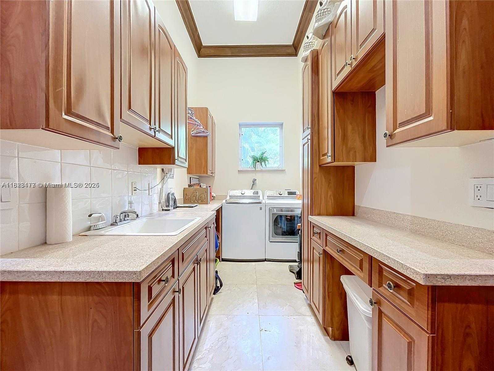 Small Image of 6710 SOUTH WEST 92ND ST, Pinecrest Number 33