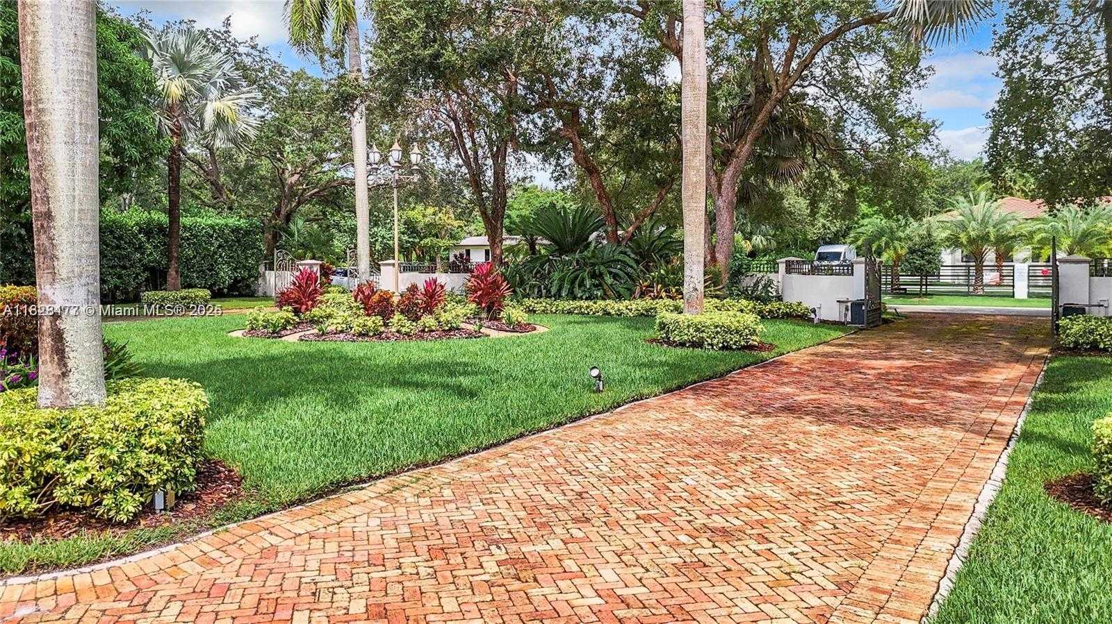Small Image of 6710 SOUTH WEST 92ND ST, Pinecrest Number 5