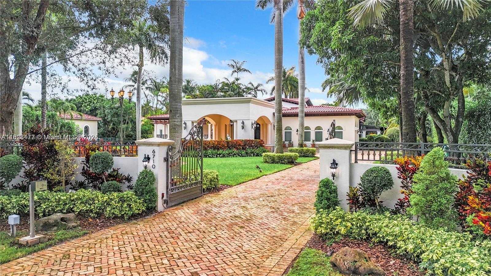 Small Image of 6710 SOUTH WEST 92ND ST, Pinecrest Number 6
