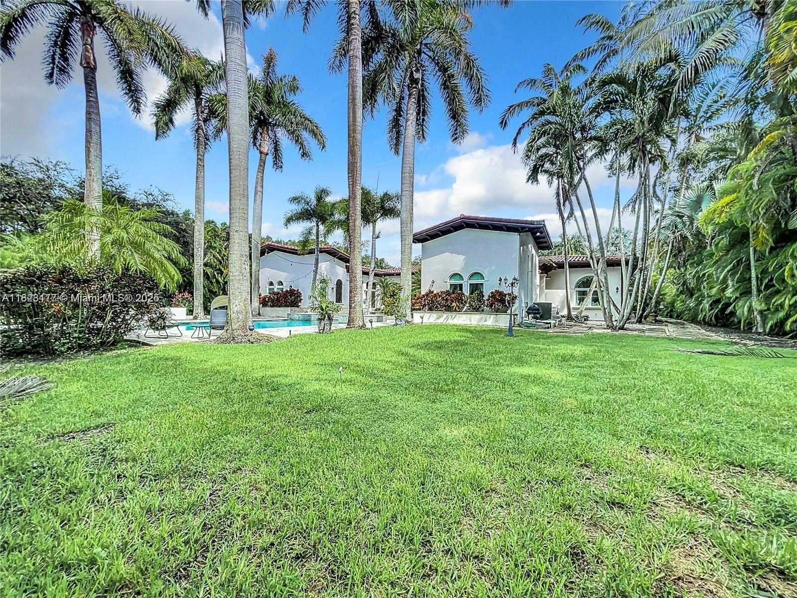 Small Image of 6710 SOUTH WEST 92ND ST, Pinecrest Number 7