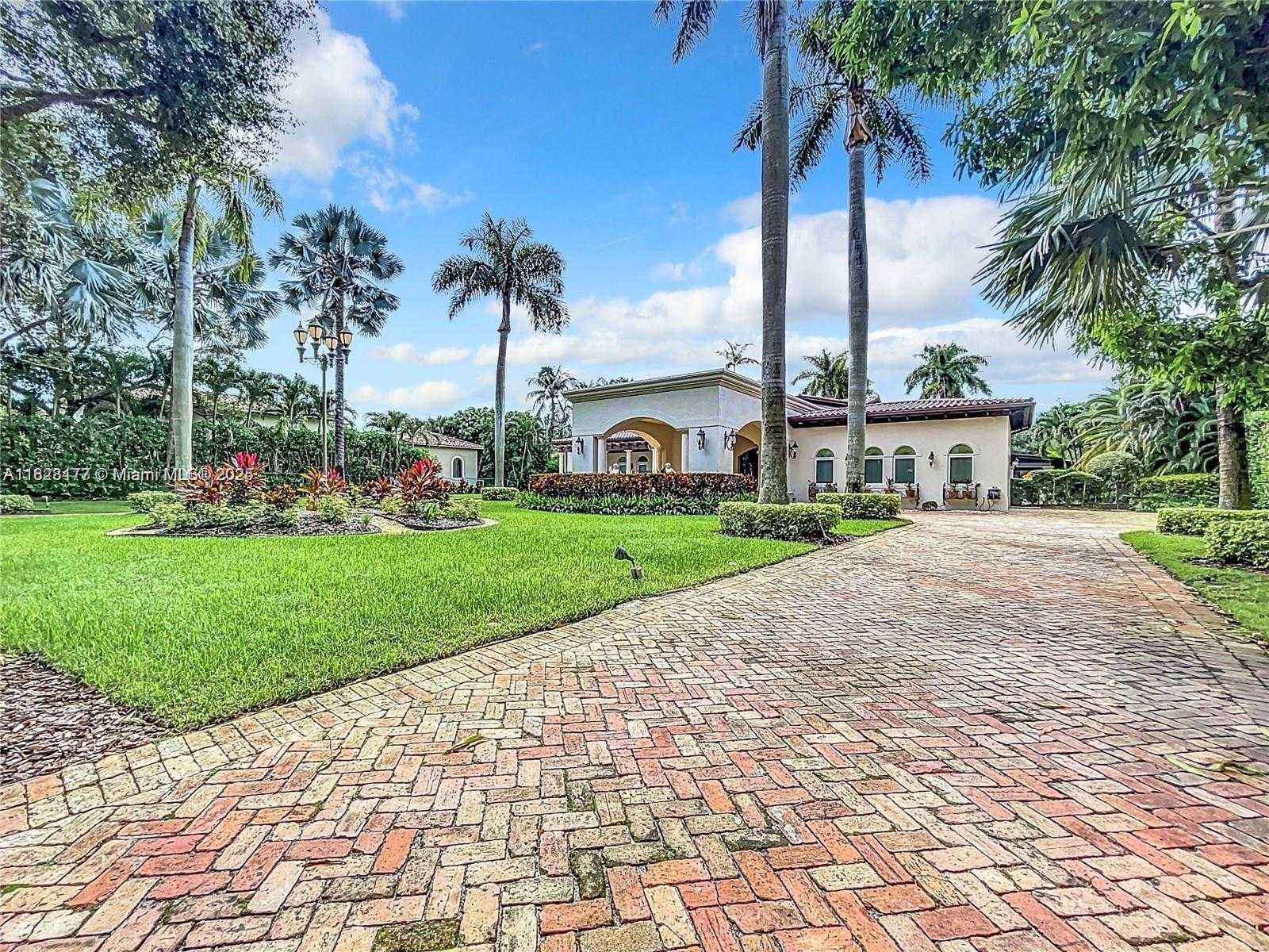 Small Image of 6710 SOUTH WEST 92ND ST, Pinecrest Number 8