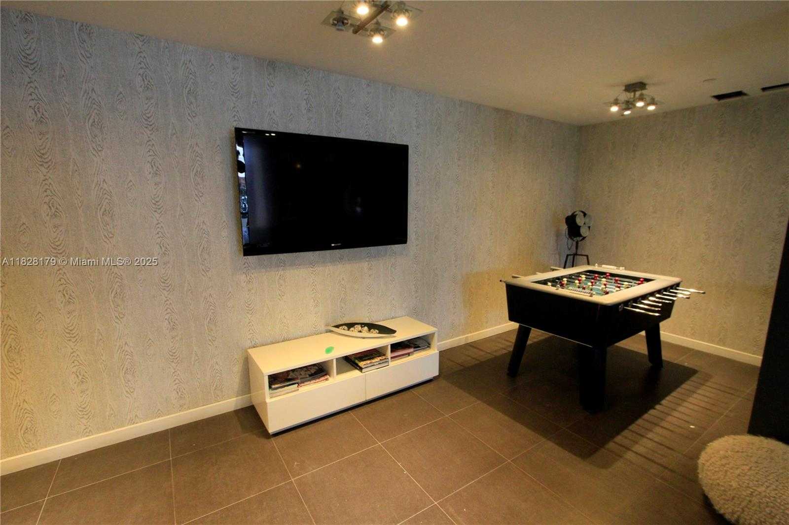 Small Image of 2100 PARK AVE #202, Miami Beach Number 17