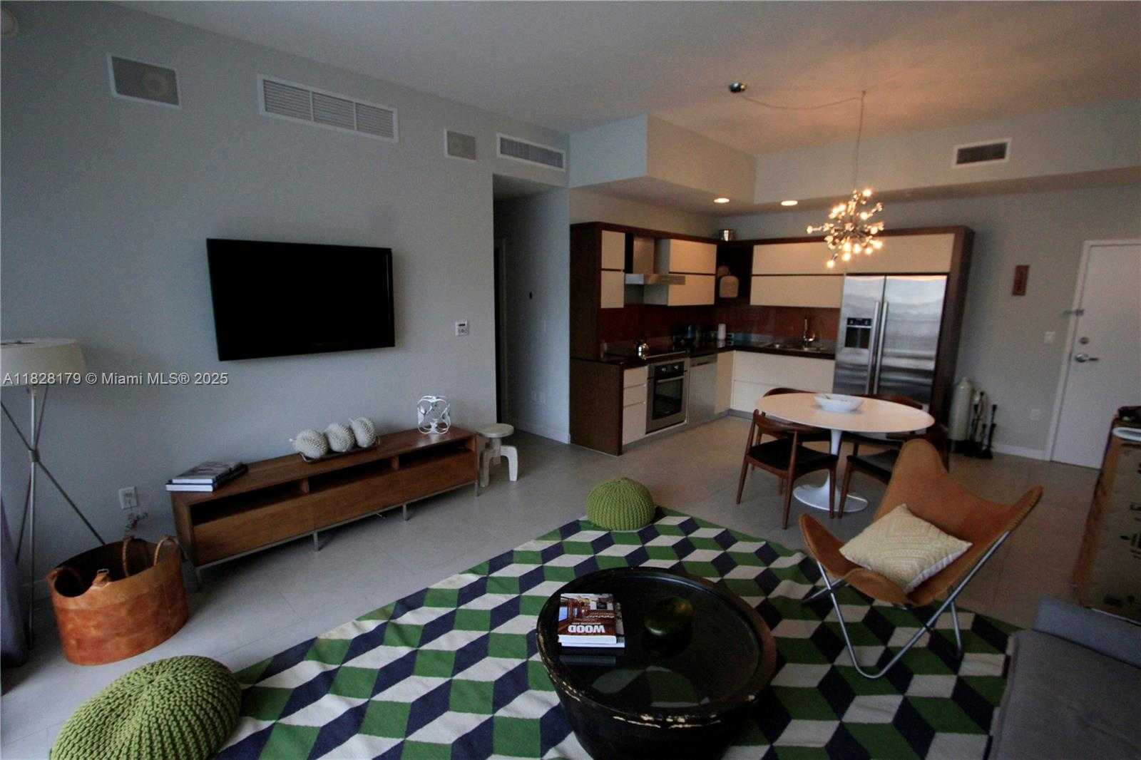 Small Image of 2100 PARK AVE #202, Miami Beach Number 3