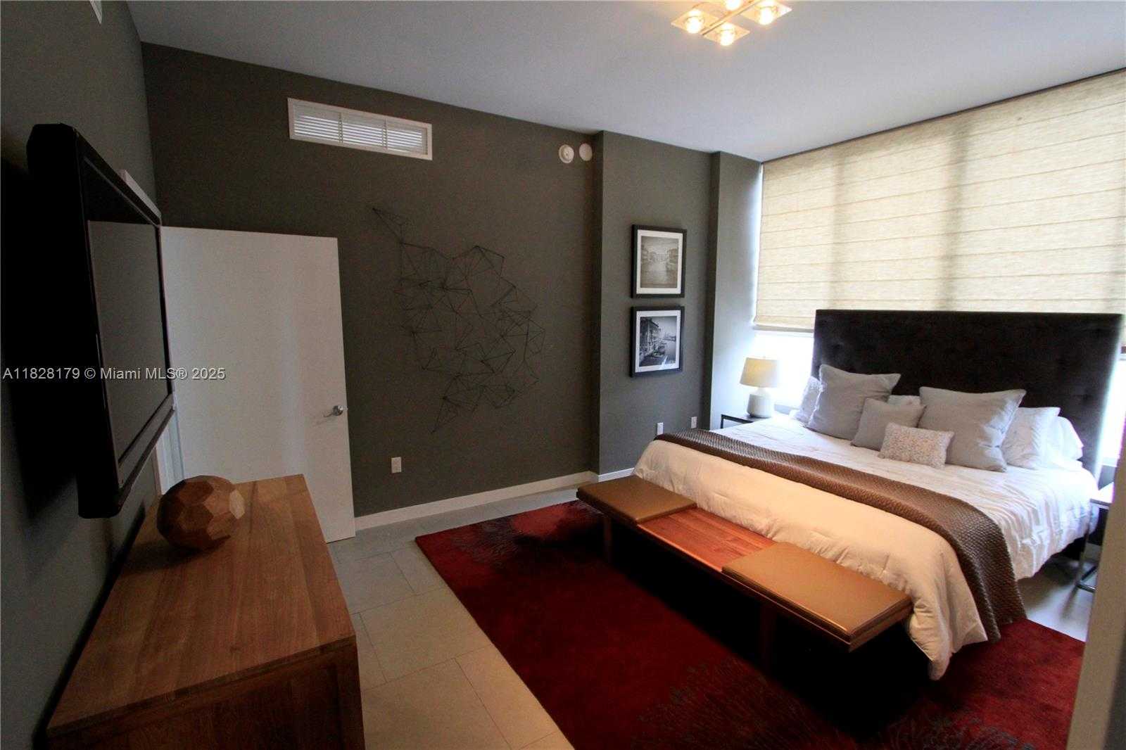 Small Image of 2100 PARK AVE #202, Miami Beach Number 4