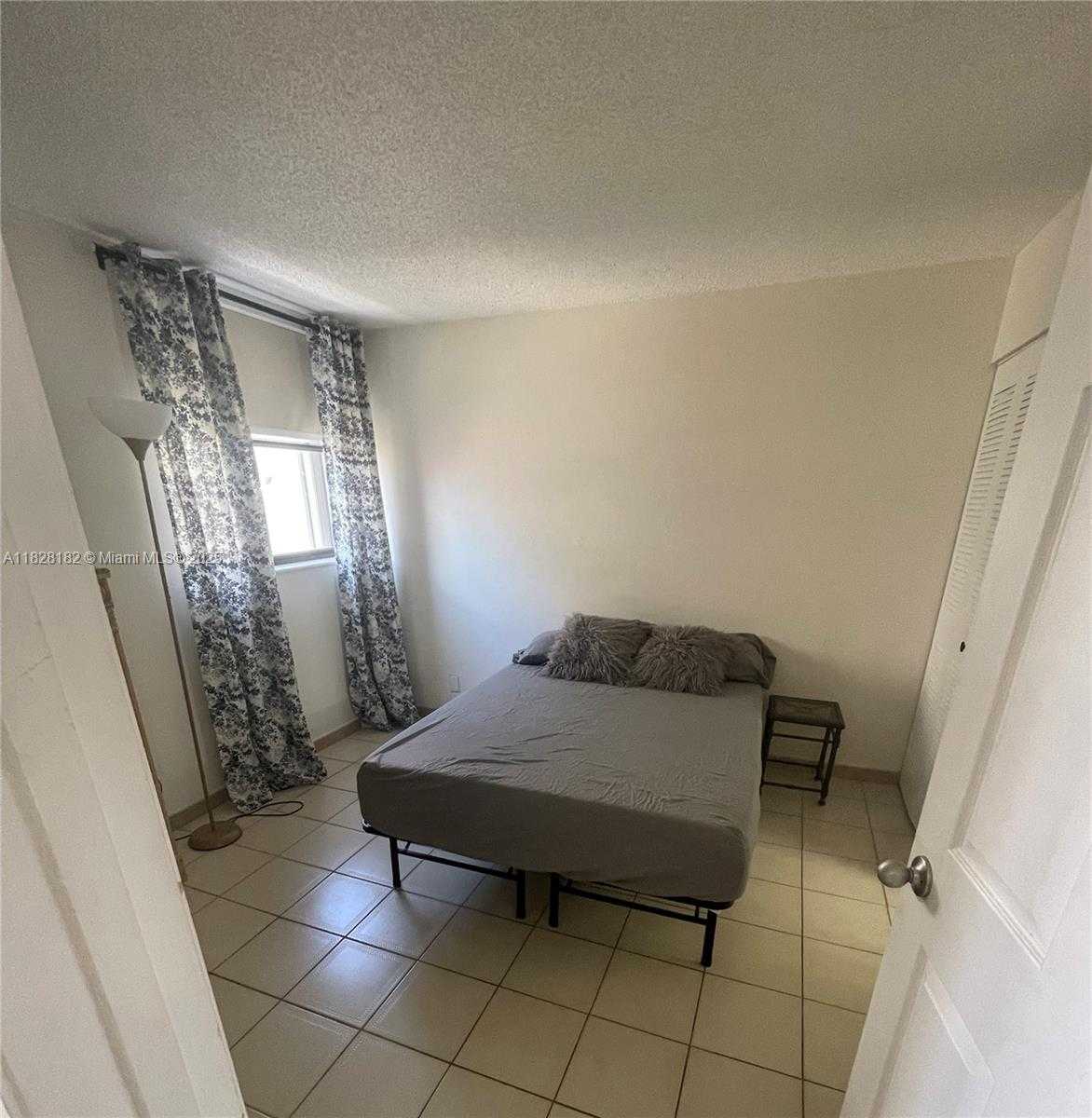 Small Image of 3637 INDIAN CREEK DR #403, Miami Beach Number 2
