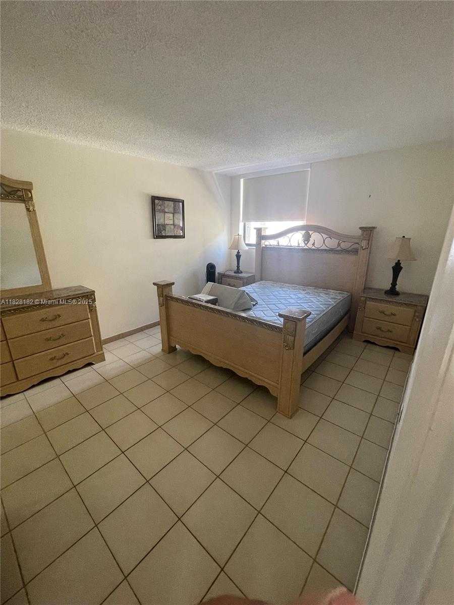 Small Image of 3637 INDIAN CREEK DR #403, Miami Beach Number 3