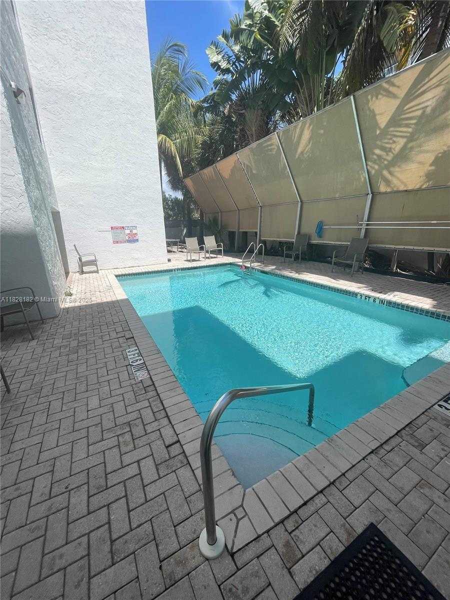 Small Image of 3637 INDIAN CREEK DR #403, Miami Beach Number 4
