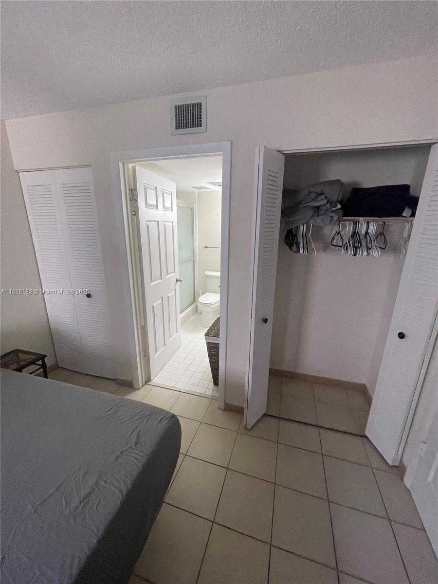 Small Image of 3637 INDIAN CREEK DR #403, Miami Beach Number 8