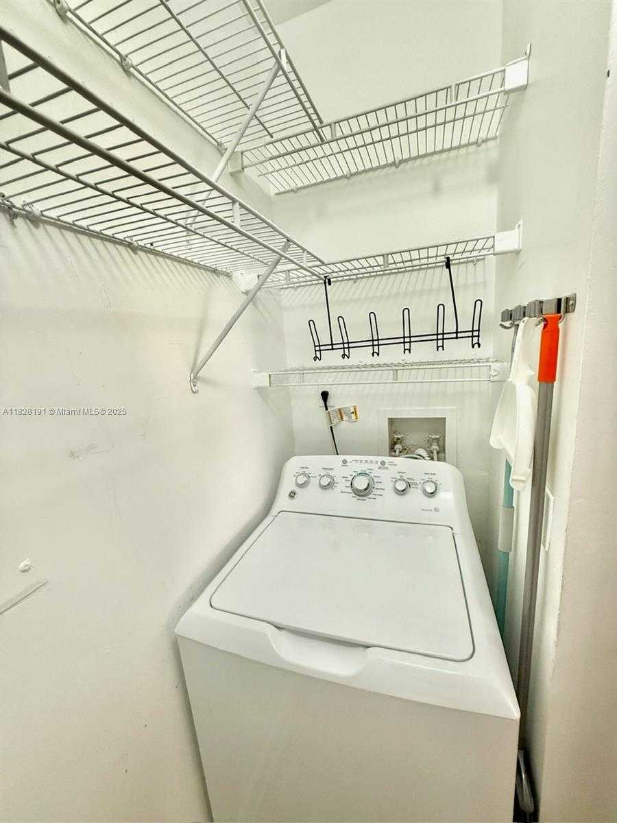 Small Image of 19901 EAST COUNTRY CLUB DR #2108, Aventura Number 13