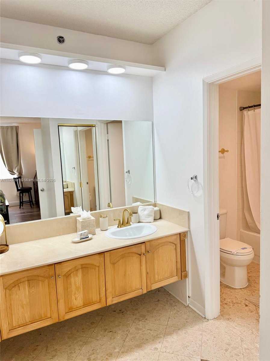 Small Image of 19901 EAST COUNTRY CLUB DR #2108, Aventura Number 18