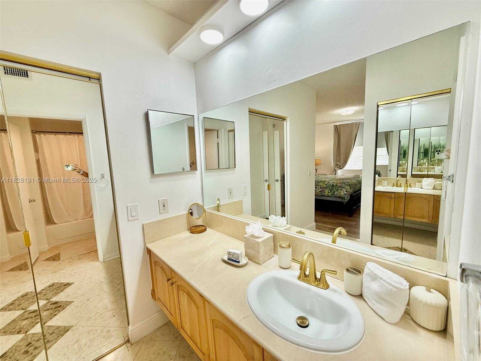 Small Image of 19901 EAST COUNTRY CLUB DR #2108, Aventura Number 20