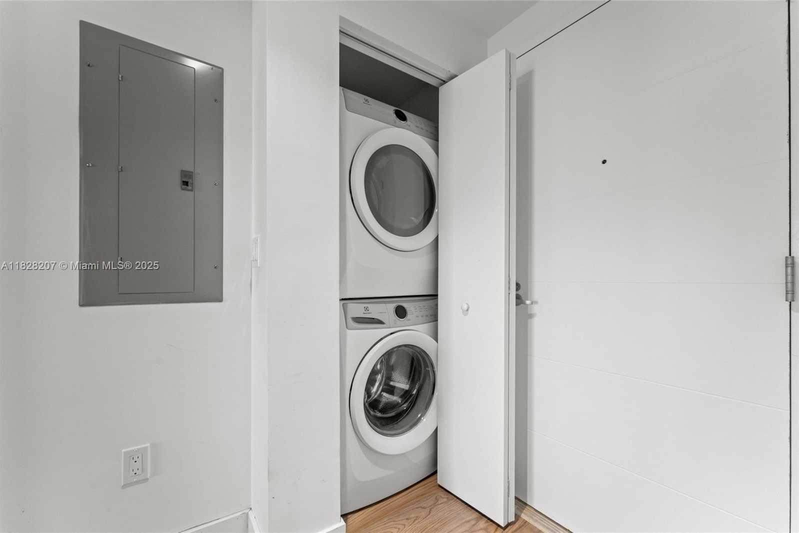 Small Image of 16385 BISCAYNE BLVD #3120, North Miami Beach Number 11