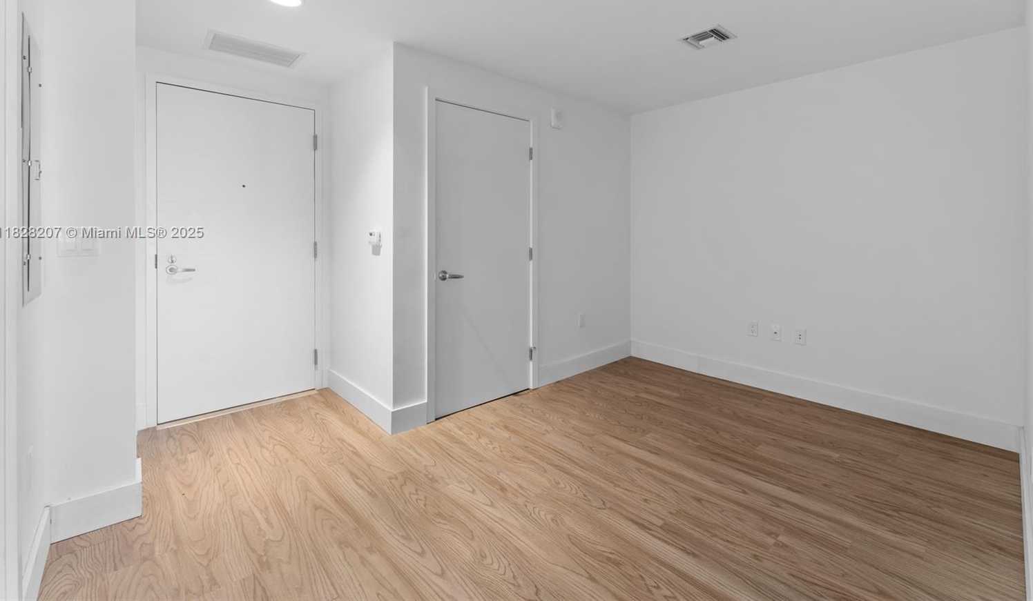 Small Image of 16385 BISCAYNE BLVD #3120, North Miami Beach Number 2
