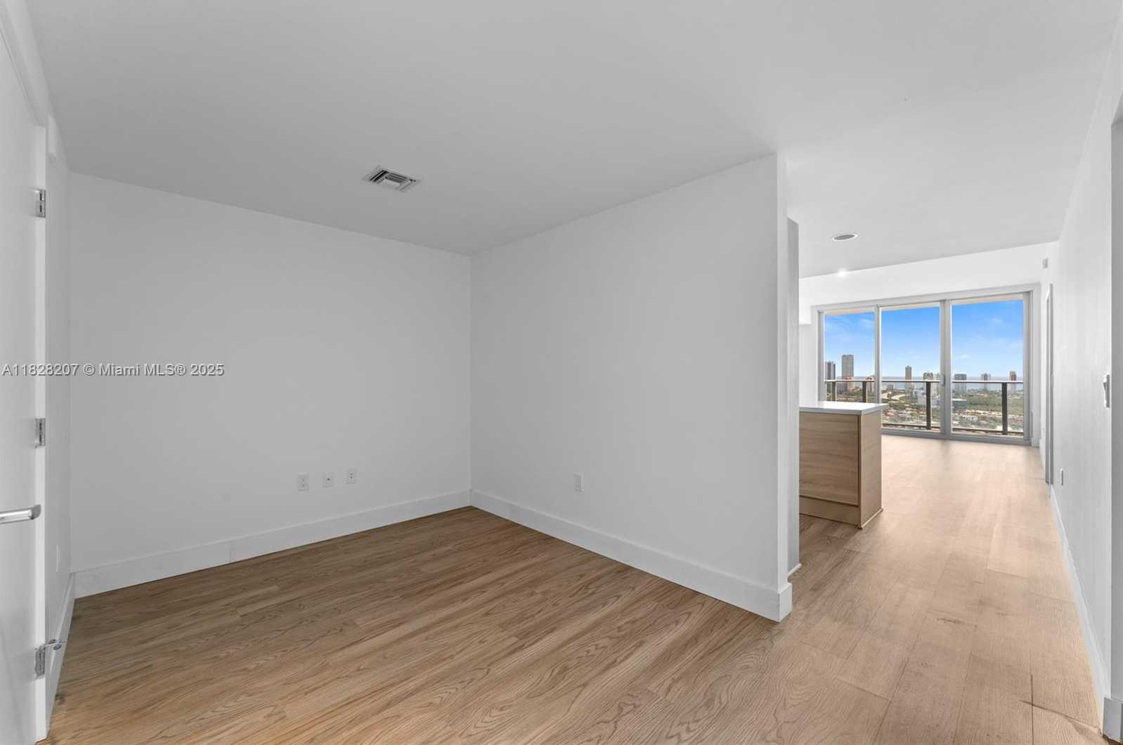 Small Image of 16385 BISCAYNE BLVD #3120, North Miami Beach Number 3
