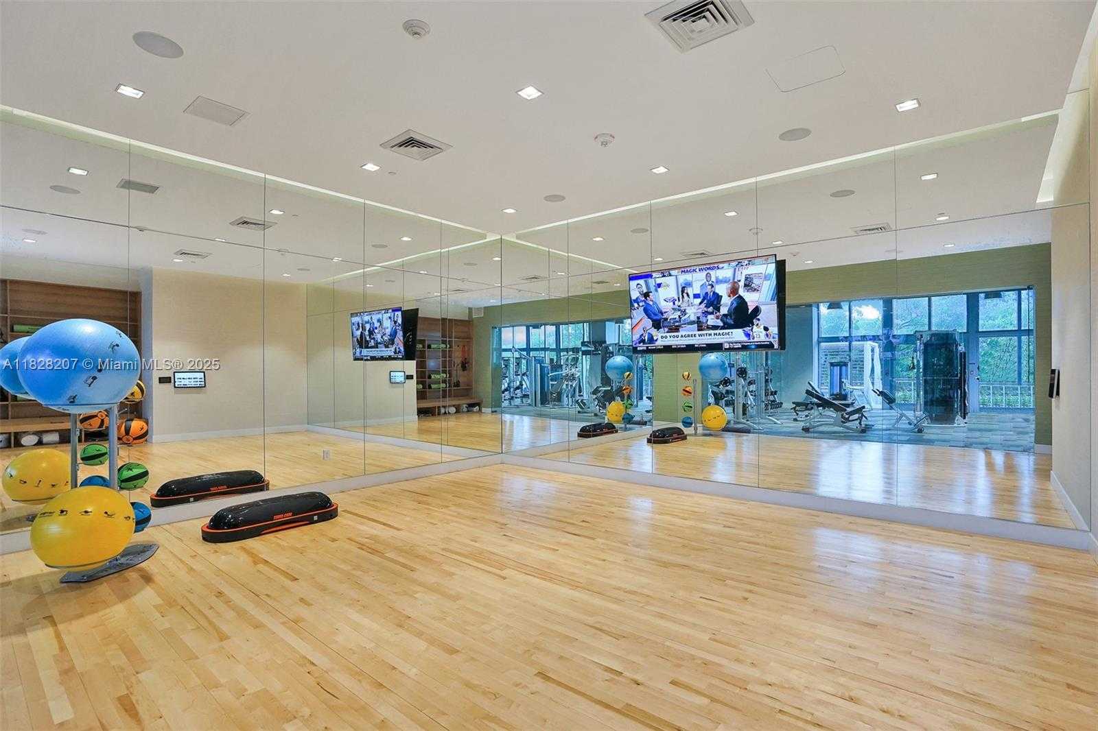 Small Image of 16385 BISCAYNE BLVD #3120, North Miami Beach Number 34