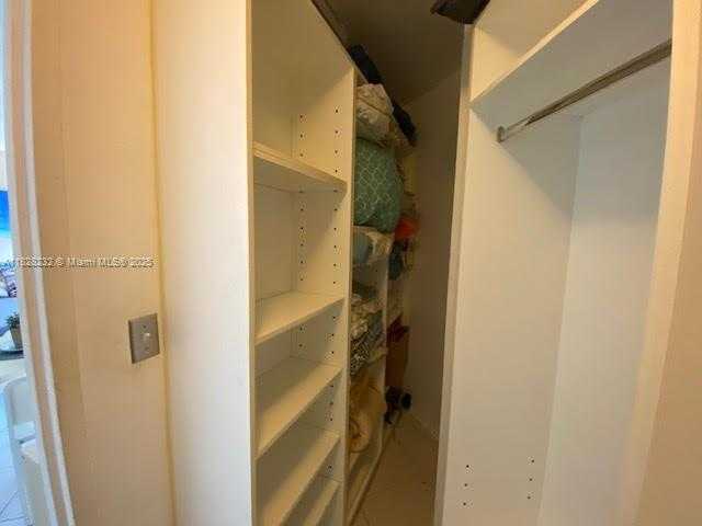 Small Image of 2899 COLLINS AVE #1002, Miami Beach Number 19