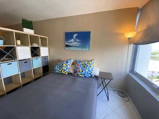 Small Image of 2899 COLLINS AVE #1002, Miami Beach Number 21
